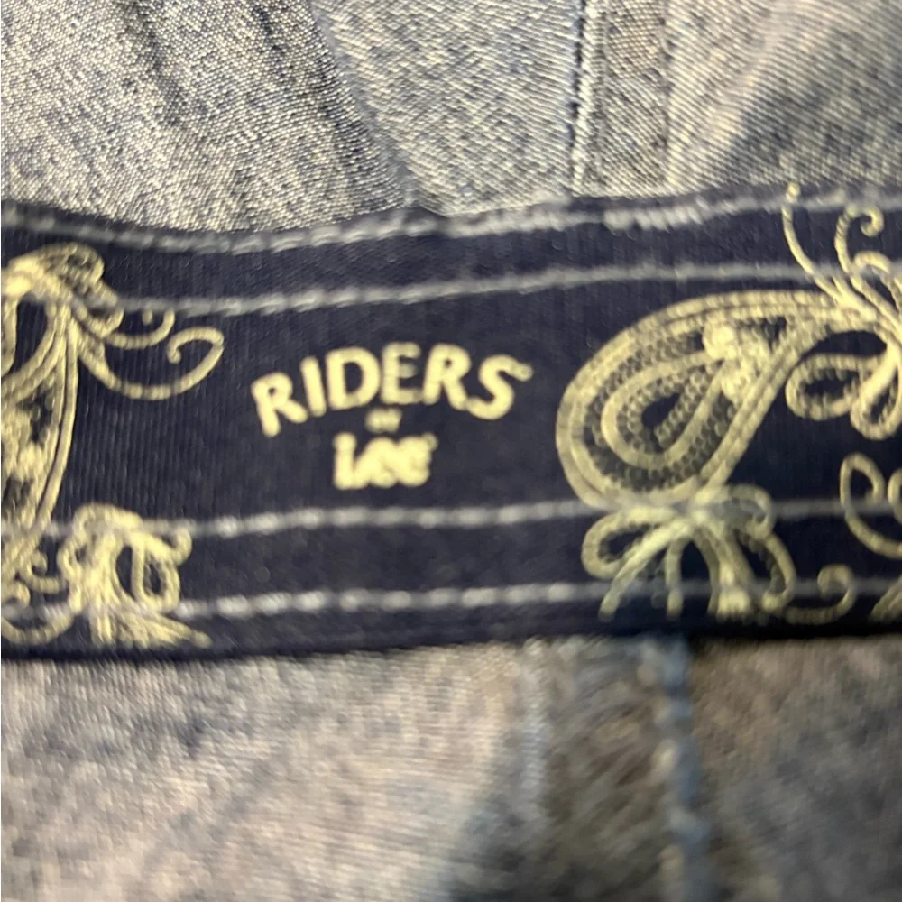 Riders Lee shorts Women’s size 16 M denim front and back pockets 9” inseam‎
